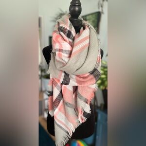Woven Gray Peach White Black Scarf/Wrap OS